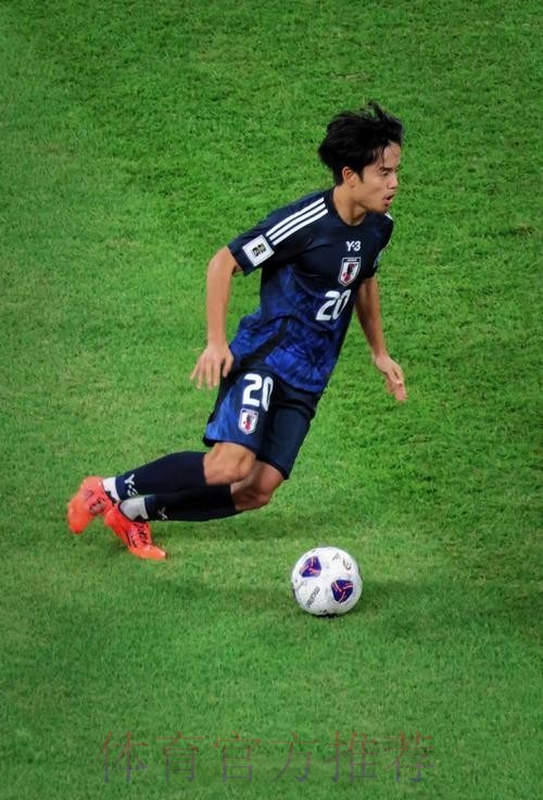 马卡:久保建英逐渐成熟 皇马下个赛季可能将他签回